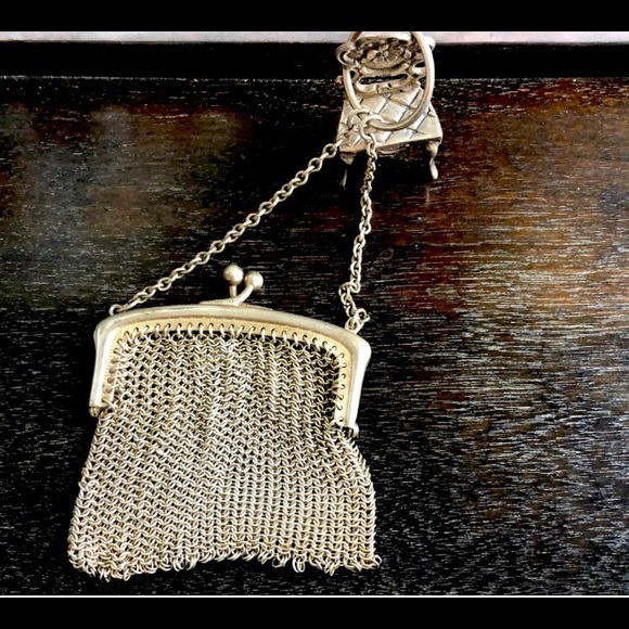 Meet your Posher, Alex - Picture 3 of 15